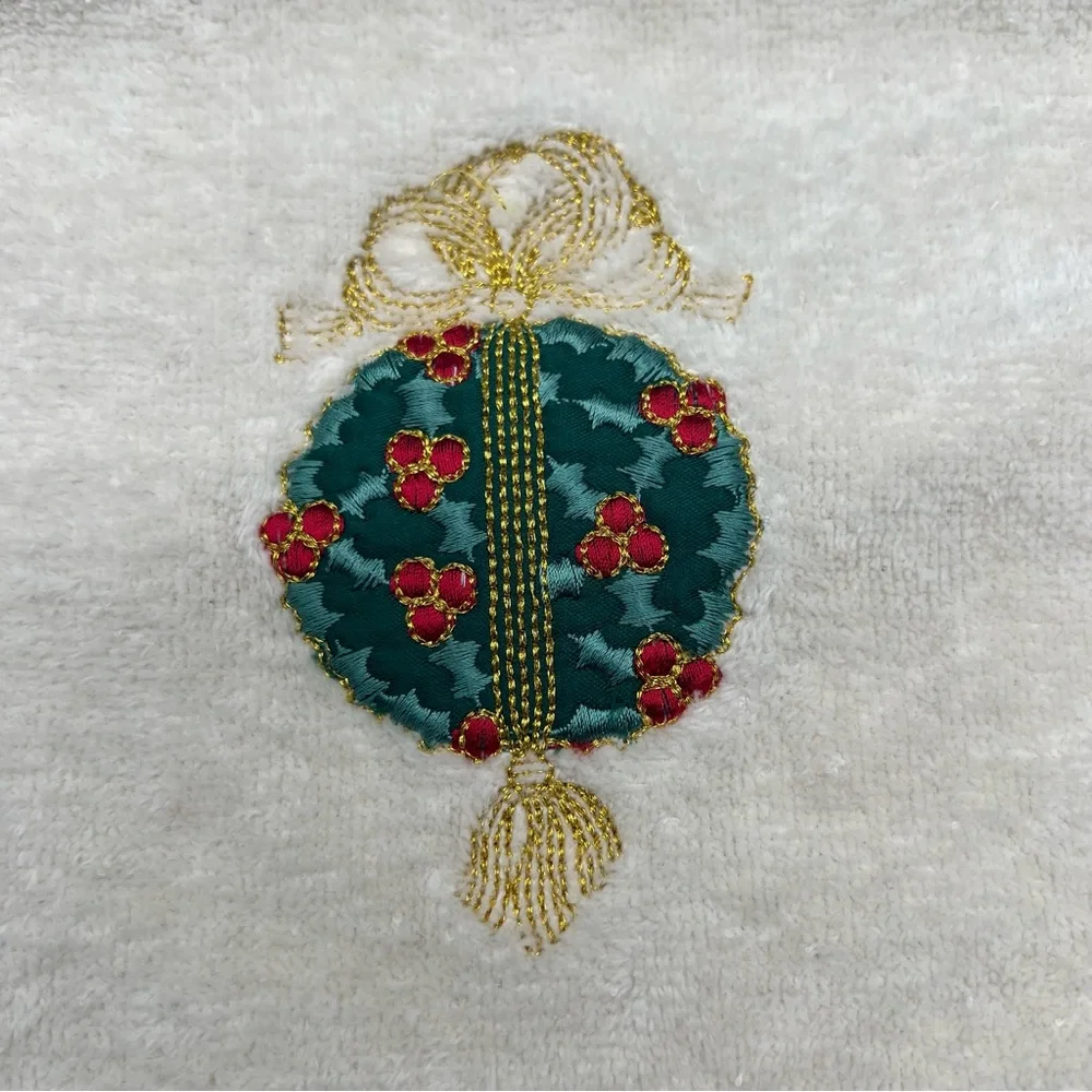 Set 2 Ivory Cotton Hand Towels Embroidered Ornament Fringe Holiday Bath